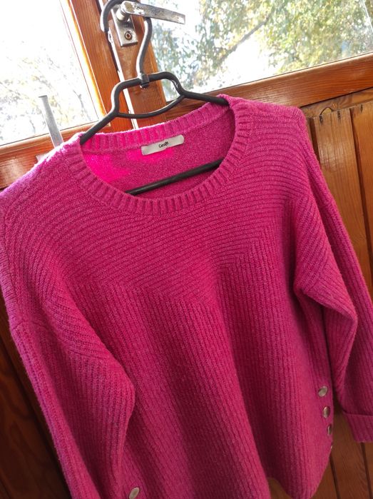Розовый свитер от George