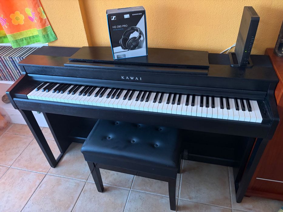 Kawai CN301 – Piano Digital Premium | Estado Impecável + Banco e Auscultadores Sennheiser