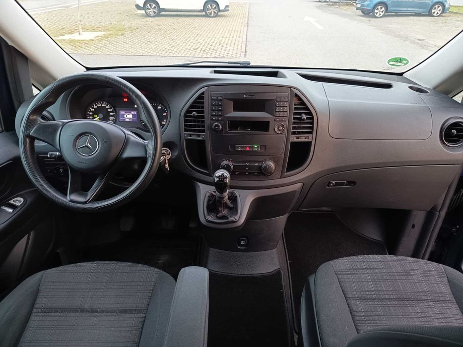 Mercedes-Benz Vito Tourer 116 CDi Extra longa foto 3