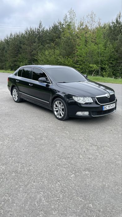 Skoda Superb.       .