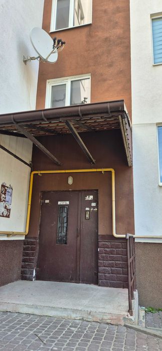 Продається простора квартира у Винниках