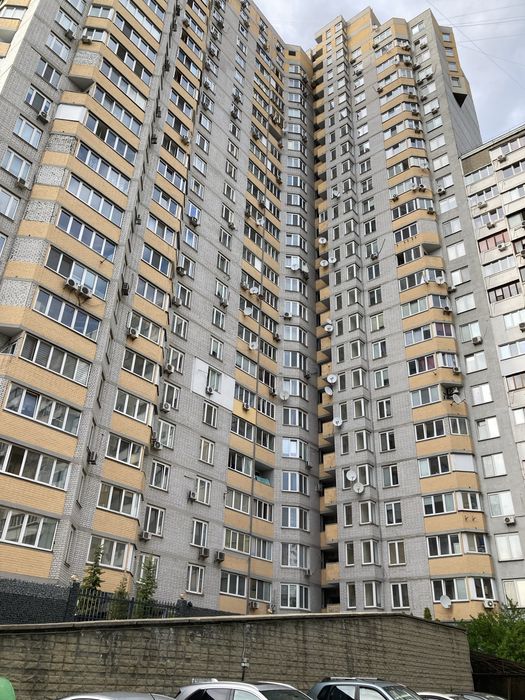 Продам двухкомнатную Позняки