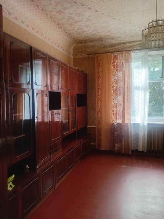 Продам 3 комн. Квартиру 70 м2 2 эт.2эт.дома 19000уе