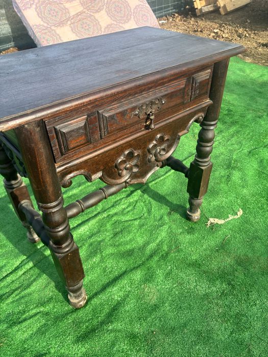 Mesa romantica em madeira