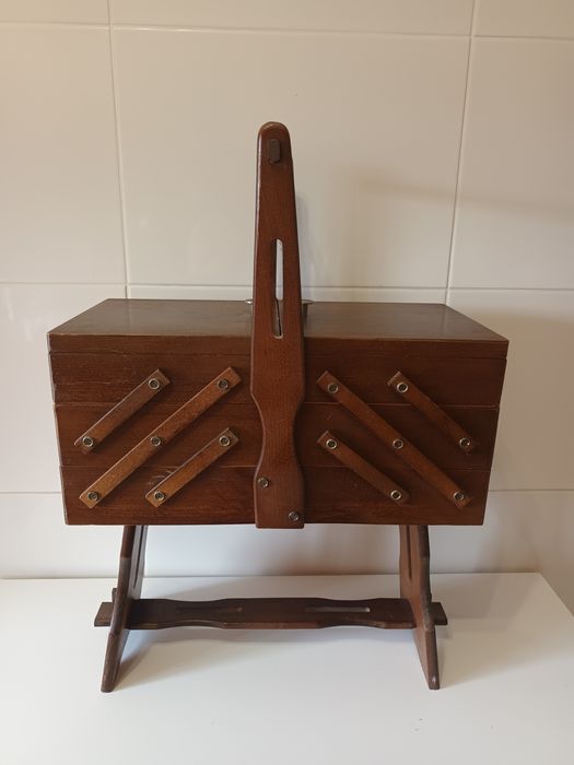 Caixa de costura antiga