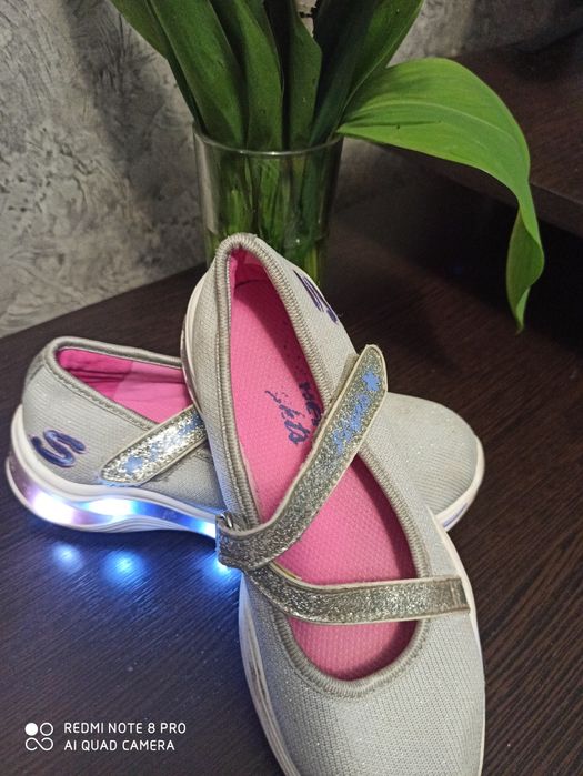 Мокасини на світлодіодах