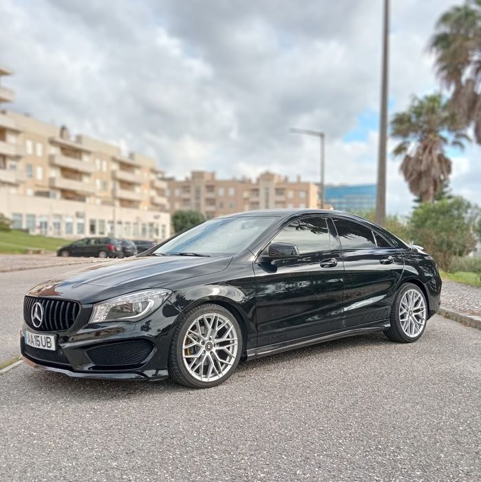 Mercedes CLA AMG Yellow night pack
