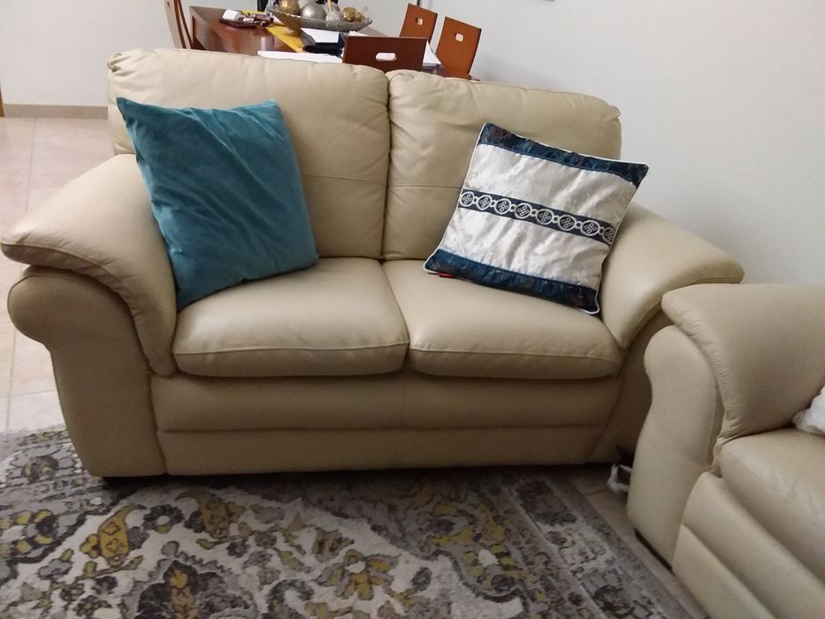 Sofás em pele creme Chateau d Ax