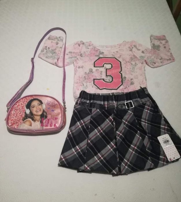 Conjunto de camisola + saia com etiqueta + mala