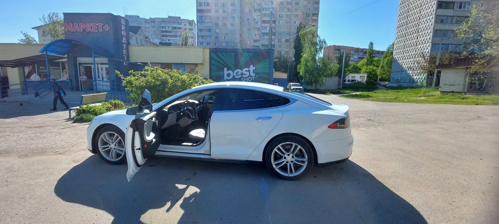 Tesla Model S 85 кв