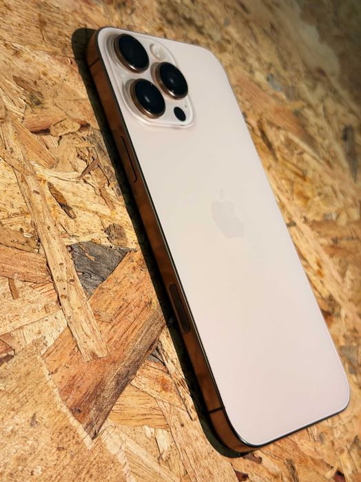 Iphone 16 Pro Max em Excelente Estado