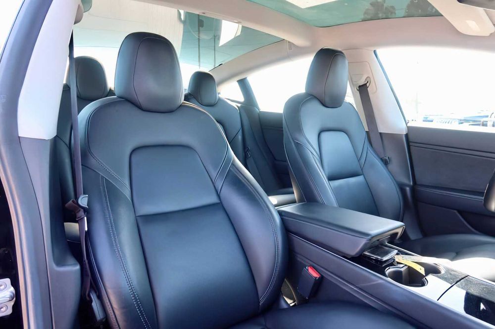 Tesla Model 3      2019
