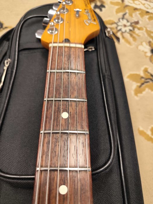Fender Stratocaster - piękny jesion.