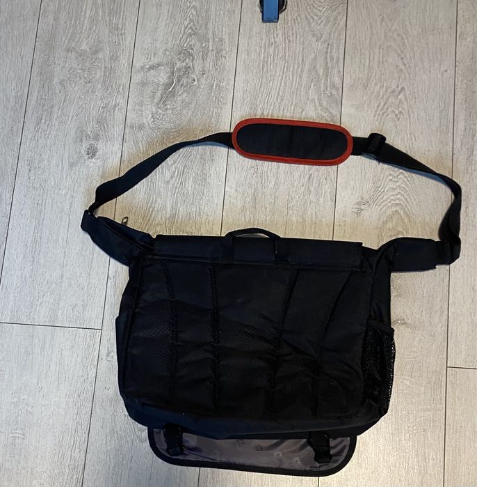 czarna torba wenger na ramię na laptopa 15.6 cali