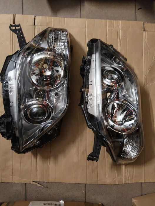 Land Cruiser 150 reflektory lampy przednie xenon