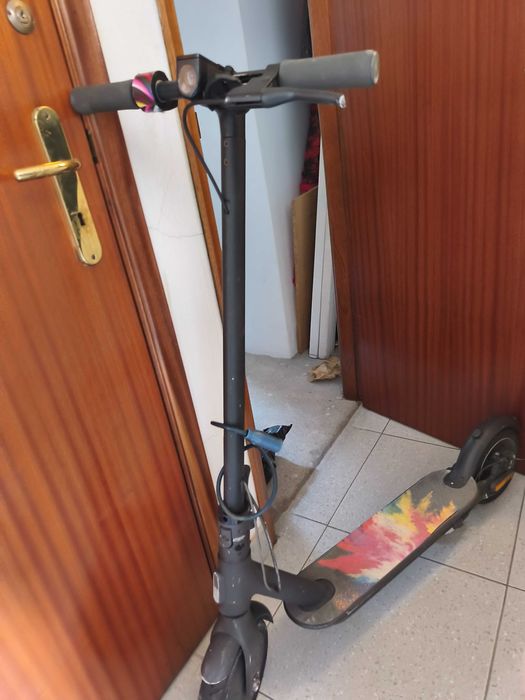 Trotinete Elétrica (Estilo Xiaomi M365) – Para Peças ou Reparação
