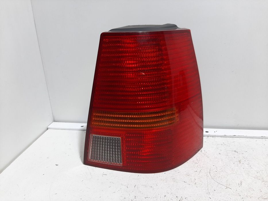 Farolim direito VOLKSWAGEN Golf IV Variant (1J5)