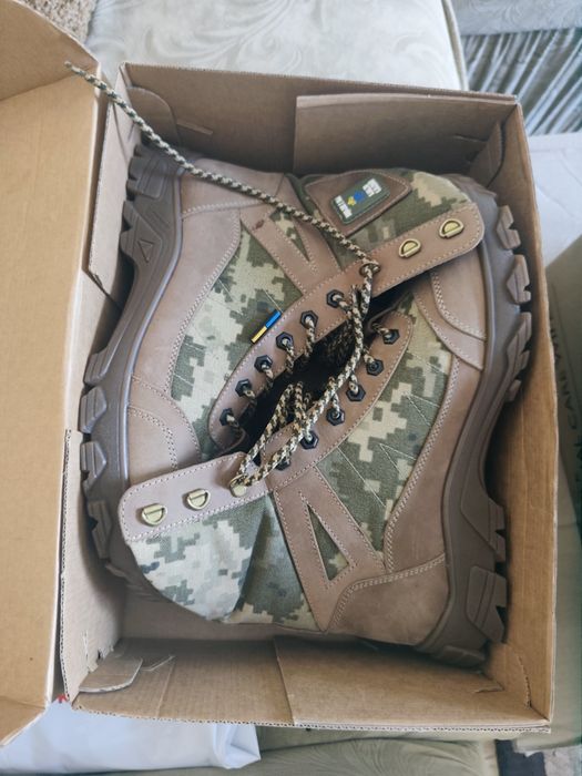 Продам зимові черевики 43-44