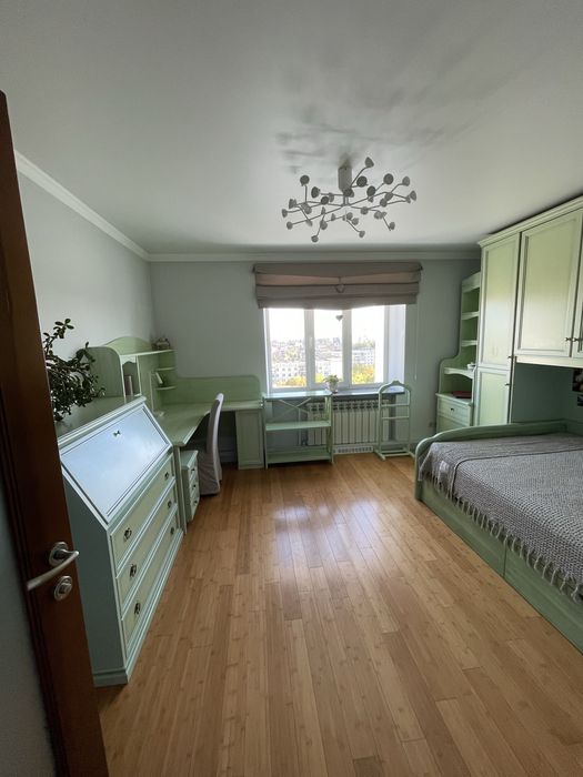 3-кімн. Квартира 100 м.кв (р-н Панчішна ф-ка)