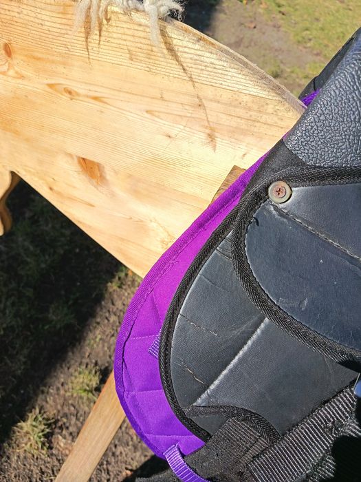 Koń drewniany z akcesoriami