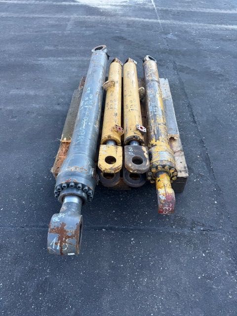 siłownik hydrauliczny do koparki używany