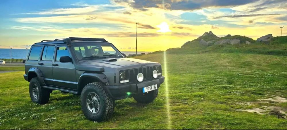 Vendo Cheroke xj 2.5