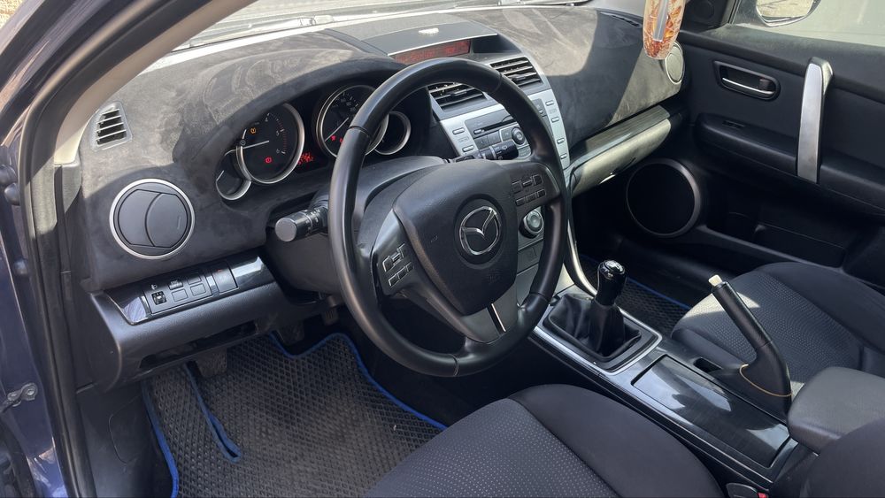 Продам Mazda.  6