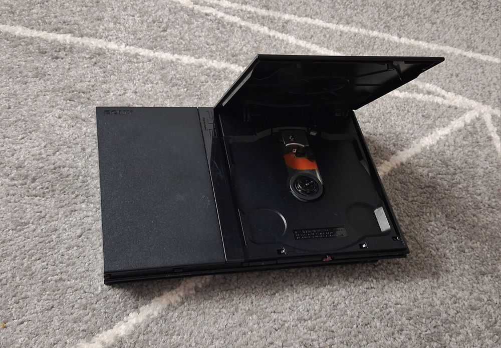Konsola SONY PlayStation 2 Slim PS2 SCPH-70003