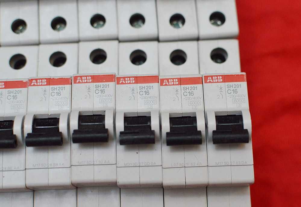 Автомат защитный ABB SH201-C16 230/400V Германия 16 шт
