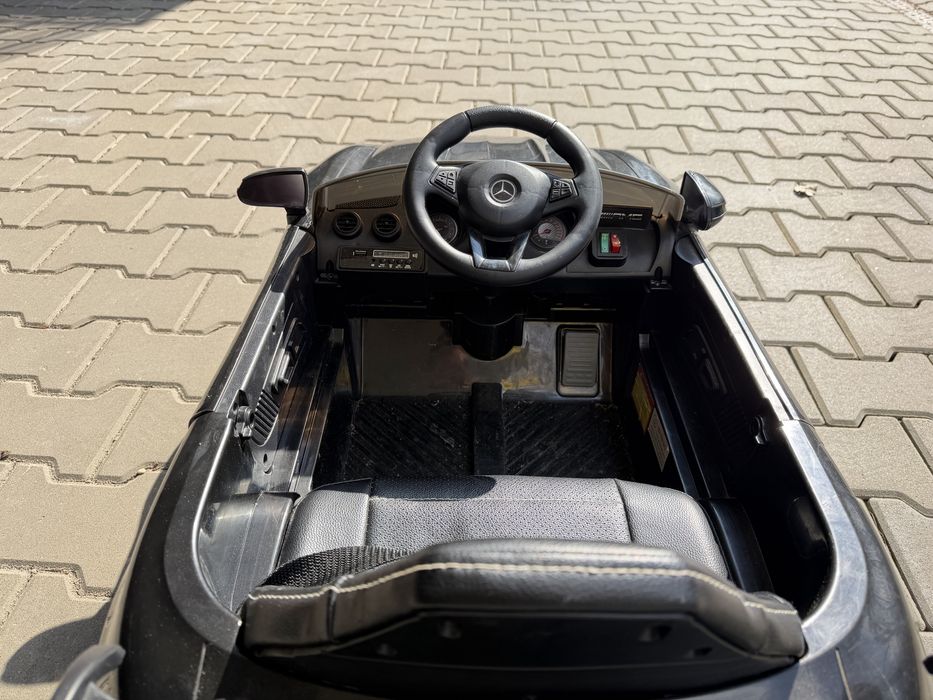 Auto elektryczne Mercedes AMG dla dziecka