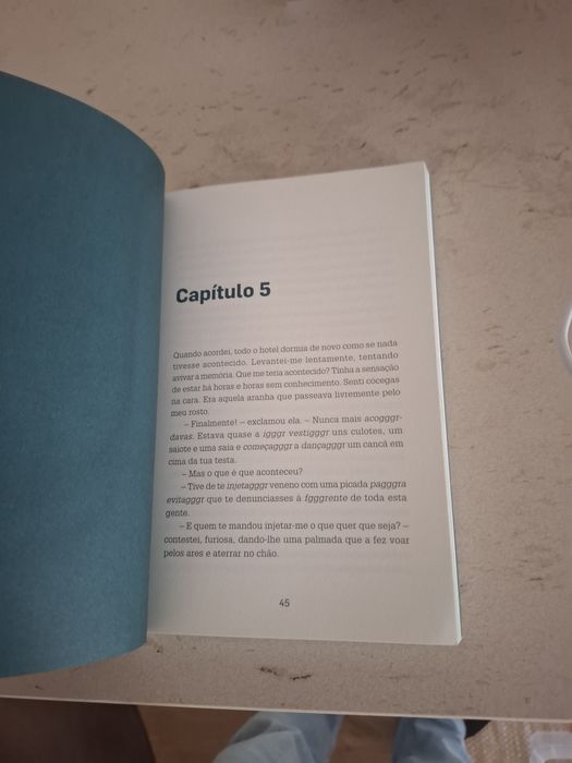 Livro Esmeraldina a pequena Fantasma