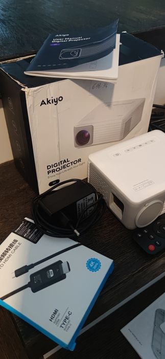 Projektor Akiyo 01 + ekran 254cm + hdmi + pilot + statyw + hdmi/USB C