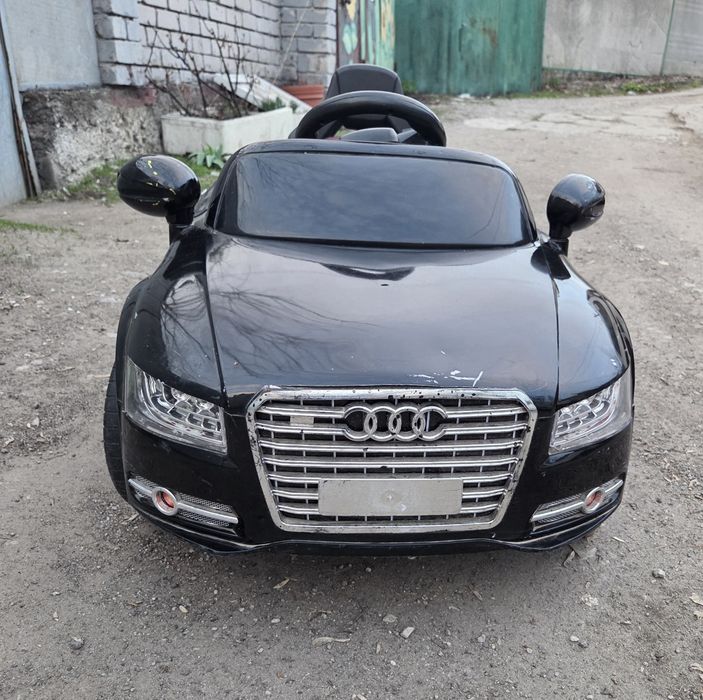 Продам дитячий електричний автомобіль