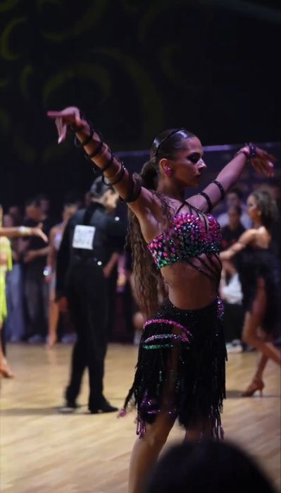 Сукня для латини