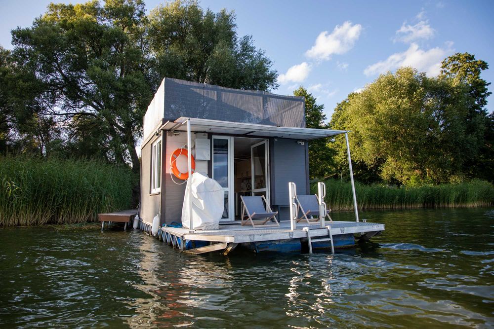 houseboat, domek na wodzie