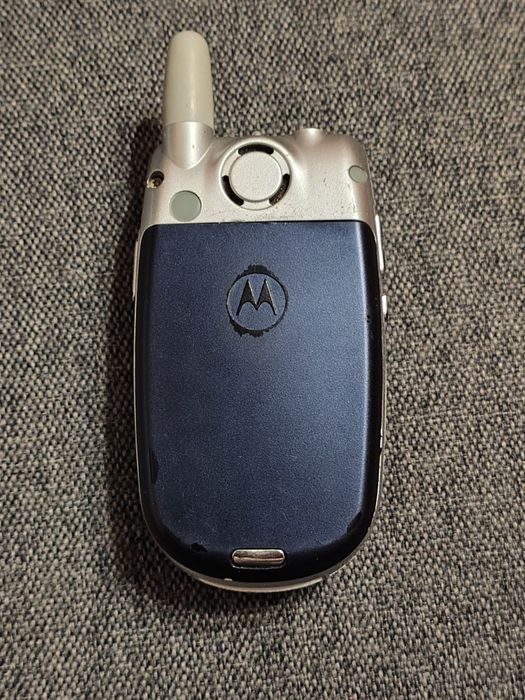 Telefon Motorola v551