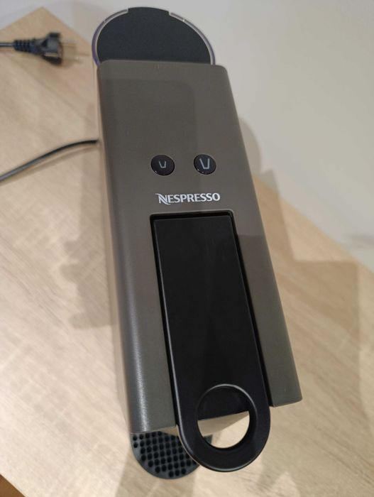 Máquina café Nespresso Essenza Mini