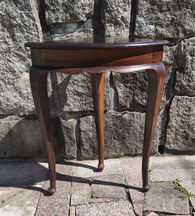 Mesa de canto em madeira