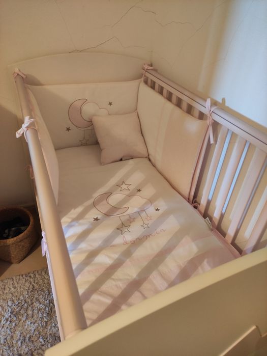 Berço/cama de grades + colchão