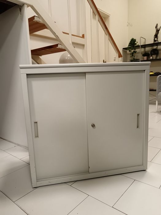 Móvel escritório em metal cinzento