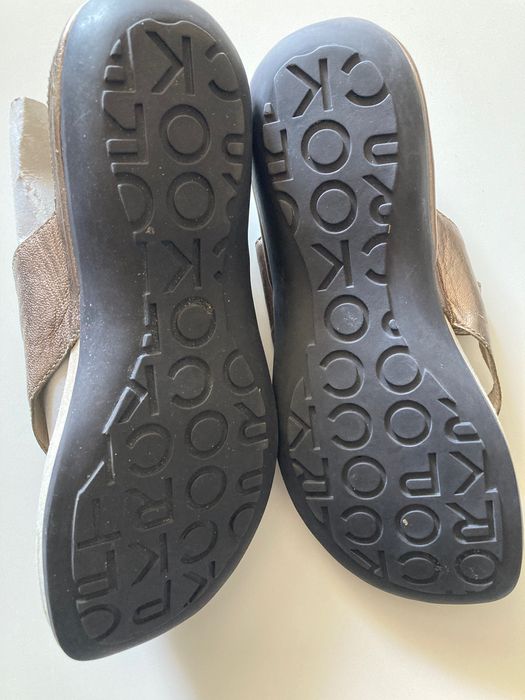 Klapki zdrowotne złote skóra naturalna rozm 39