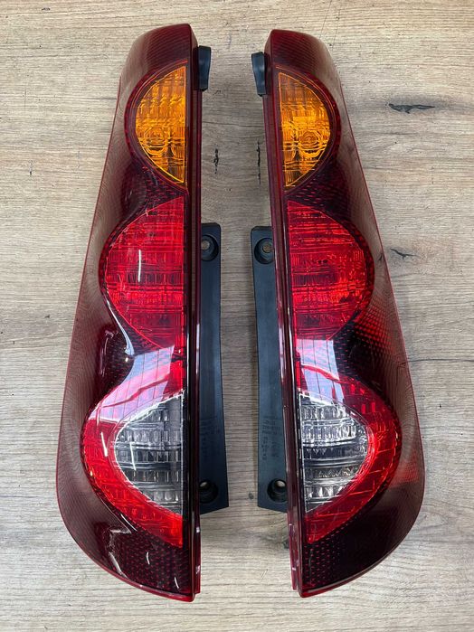 Lampa/reflektor tylny lewy prawy Nissan Note lift