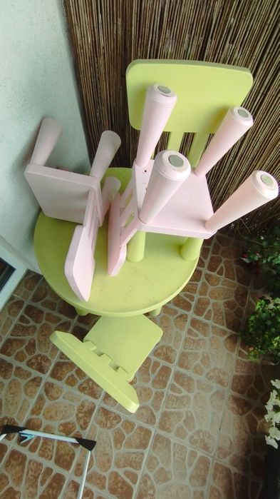 Stolik i 4 krzesła IKEA Mammut