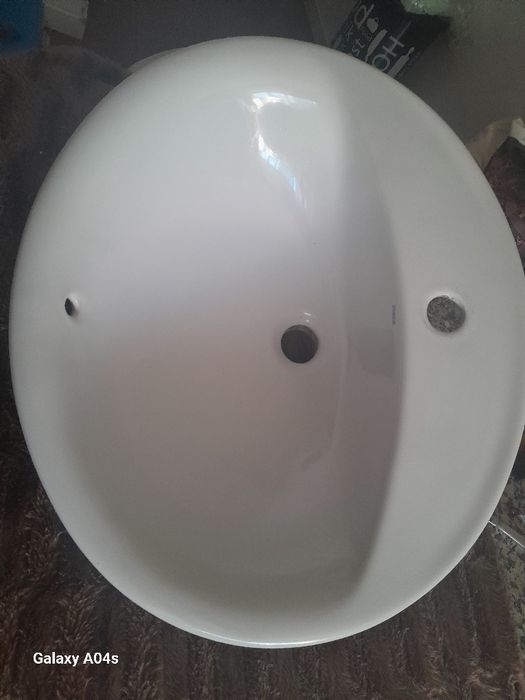 Lavatório Roca em porcelana