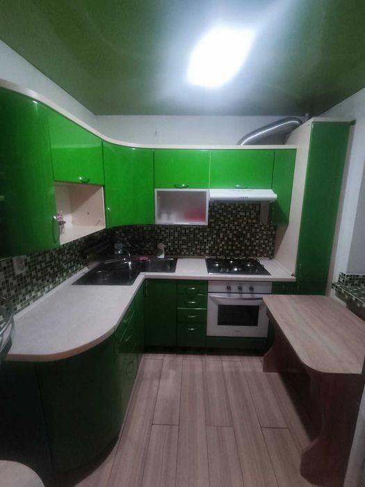 Продам 2-х комнатную на Соцгороде