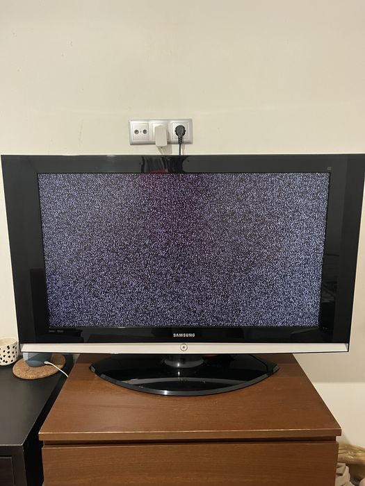 Uma TV Samsumg €20