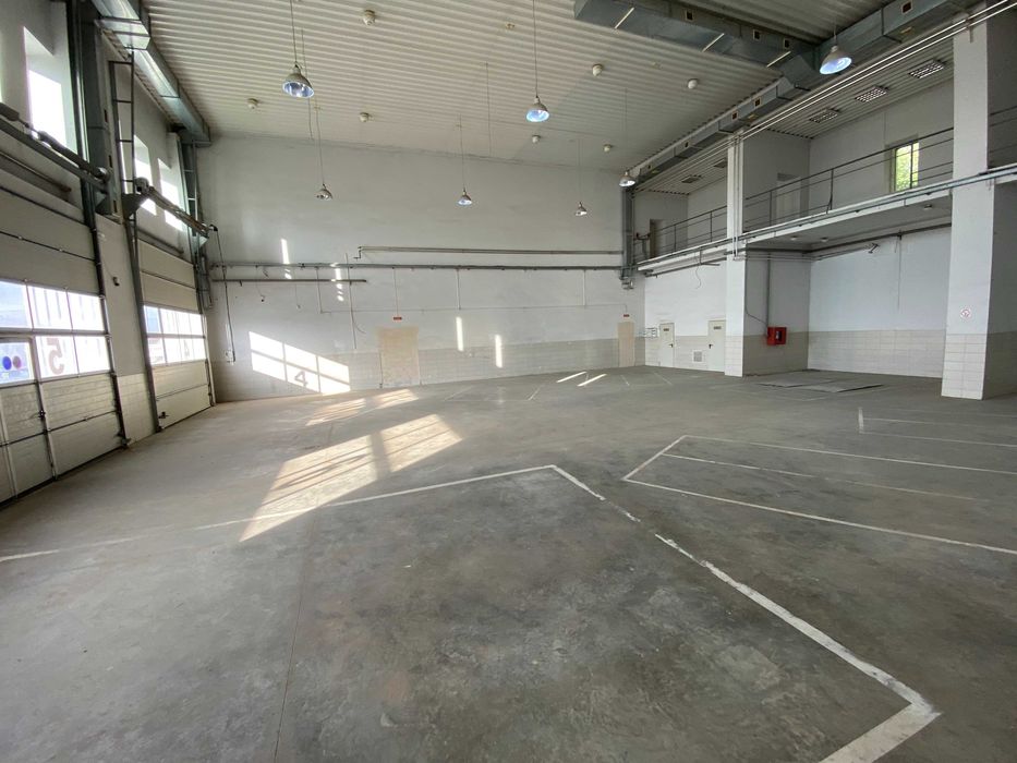 Комерційні та складські площі, офісні приміщення