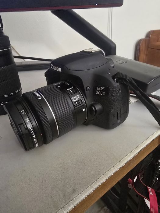 Canon EOS 800D + Kit Completo 18-55mm  + 4 Baterias + Carregador + Bolsa