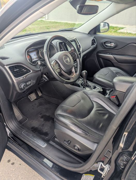 jeep cherokee 2,4 л  2019 р