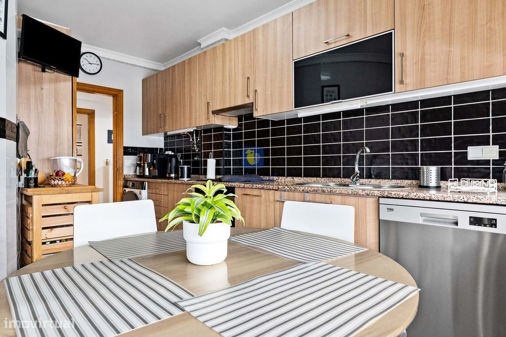 Apartamento T3 com garagem na Baixa da Banheira — Baixa Da Banheira E Vale Da Amoreira, Setúbal